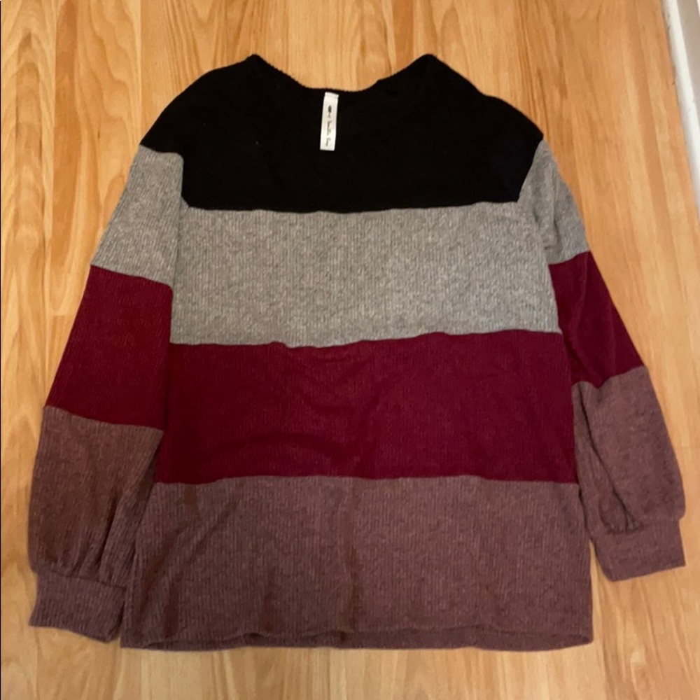 NWOT vanilla bay tee.